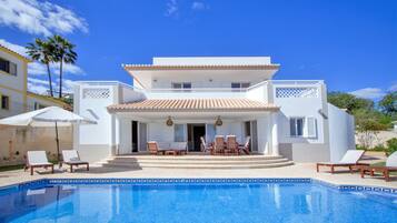 Villa, 3 Schlafzimmer, eigener Pool (Villa Oleander) | Blick auf den Innenhof