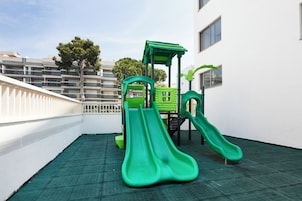 Children’s play area – outdoor