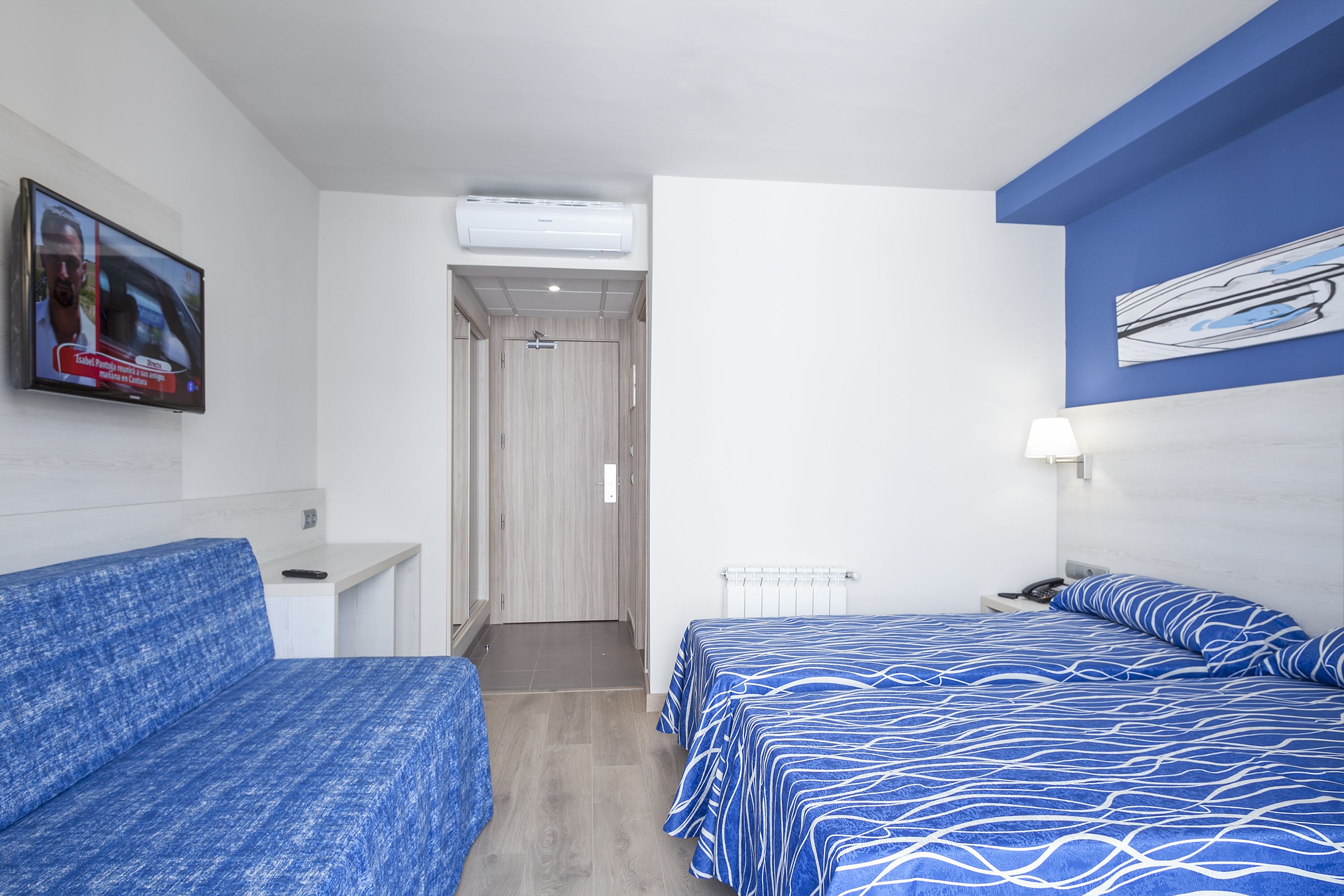 Minibar, caja de seguridad en la habitación, escritorio y wifi gratis 