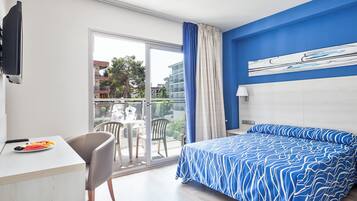 Habitación doble (1 Adulto) | Minibar, caja fuerte, escritorio y wifi gratis
