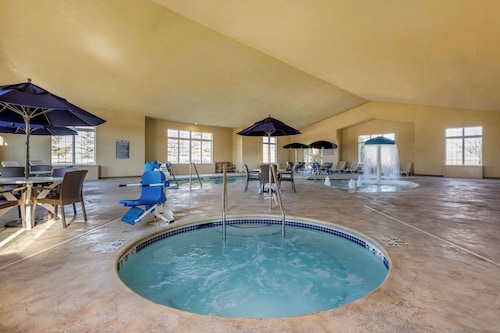 Comfort Suites Cedar Falls Industrial Park