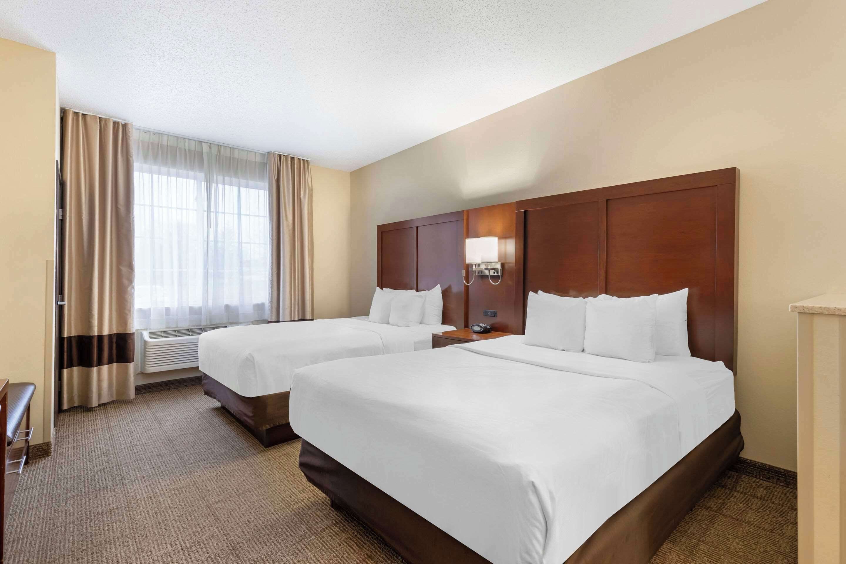 suite, non smoking | in-room safe, desk, laptop workspace, blackout curtains