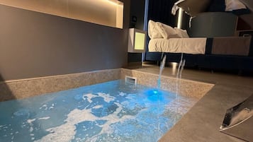 Junior-Studiosuite | Zimmersafe, Schreibtisch, kostenloses WLAN, BettwÀsche