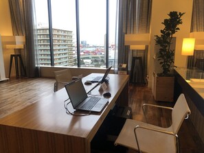 Business center - SOTETSU GRAND FRESA Shinagawa Seaside (Tokyo)