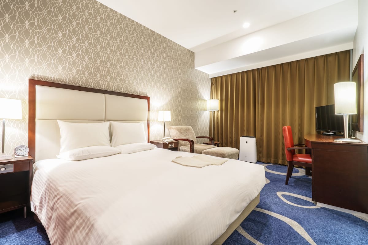 Premium bedding, down duvets, individually decorated