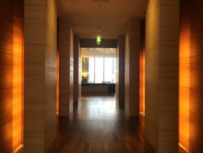 Interior entrance - SOTETSU GRAND FRESA Shinagawa Seaside (Tokyo)