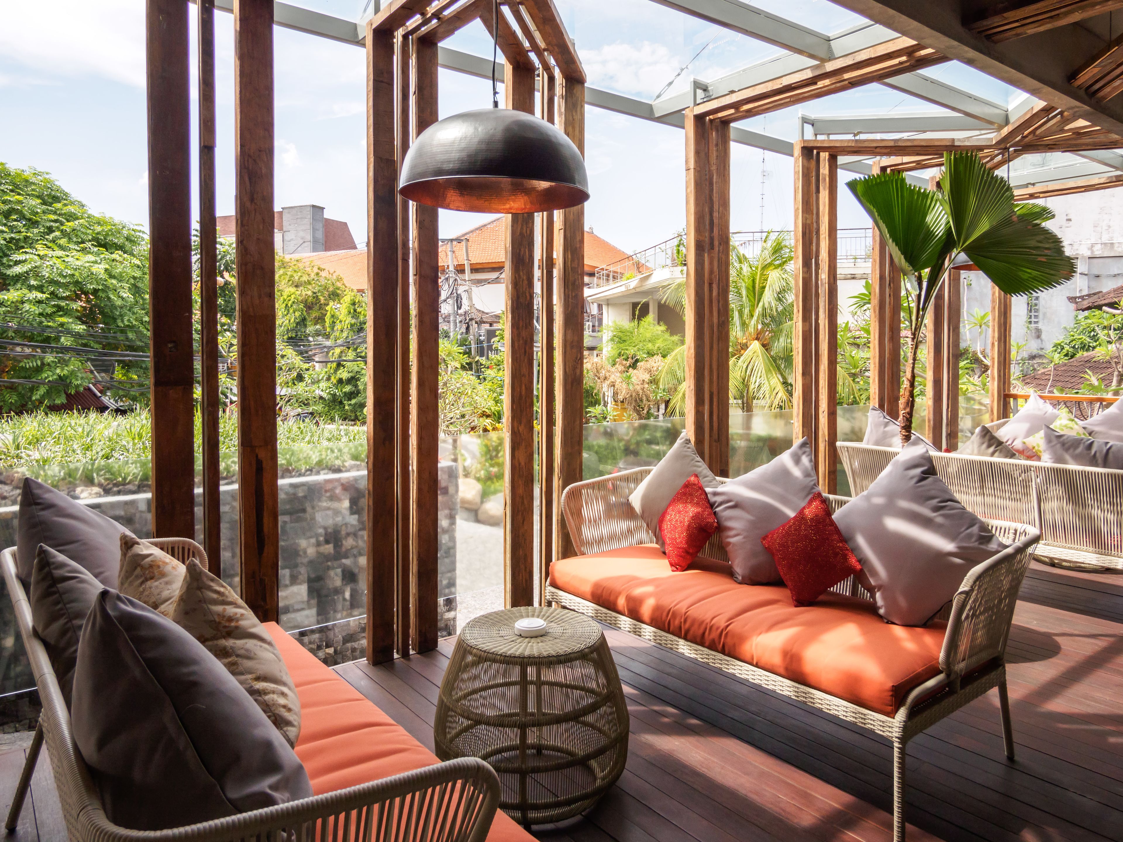 المنشأة من الخارج