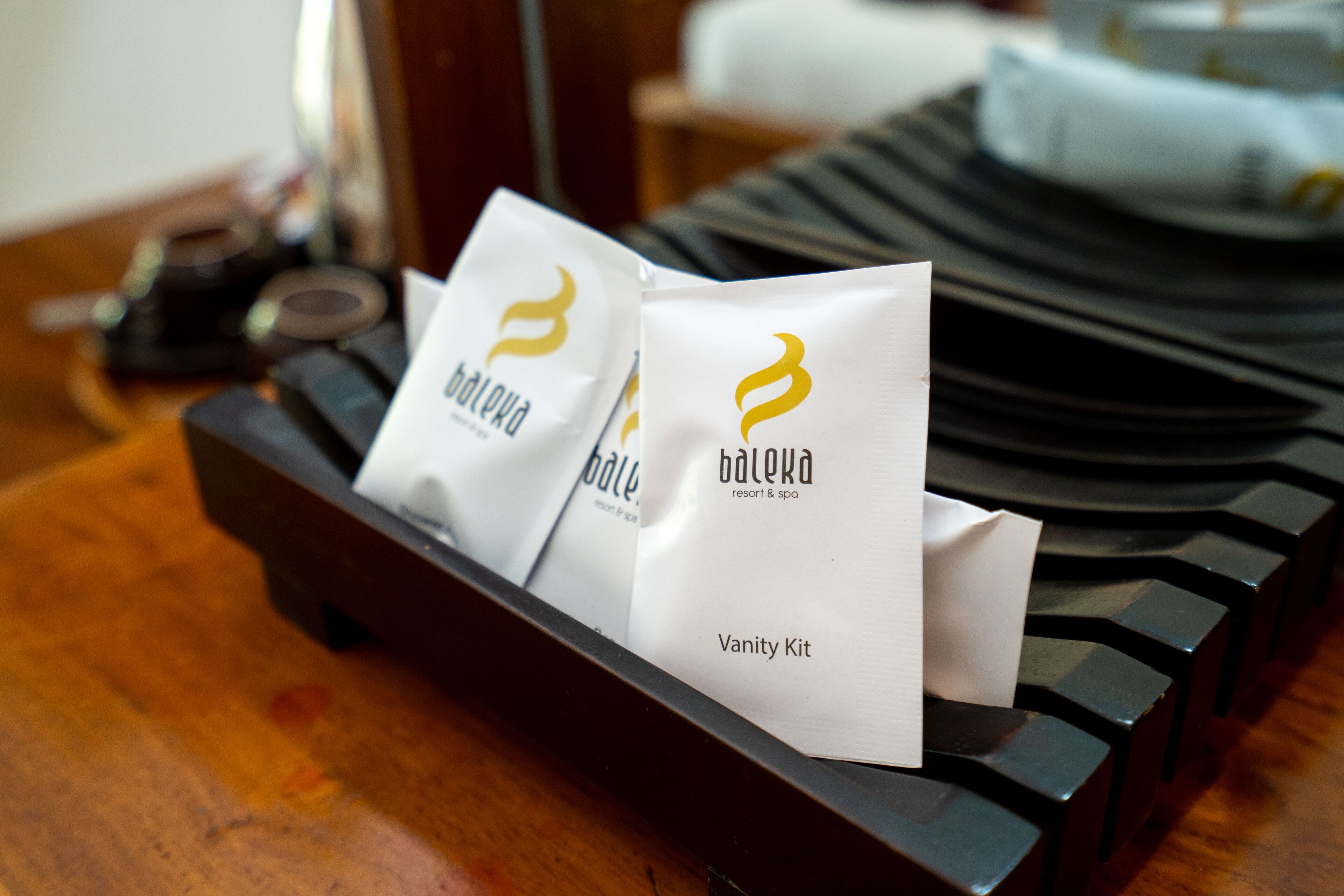 deluxe twin room, pool access | 1 bedroom, premium bedding, minibar, in-room safe