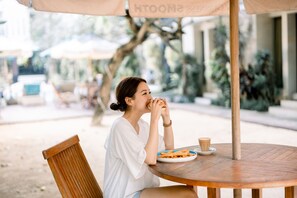 Snack bar - Baleka Resort Hotel & Spa (Legian)