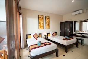 Premium bedding, minibar, in-room safe, individually furnished - Baleka Resort Hotel & Spa (Legian)