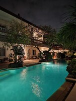 2 outdoor pools, pool umbrellas