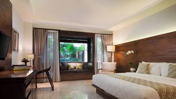 Minibar, in-room safe, desk, blackout curtains