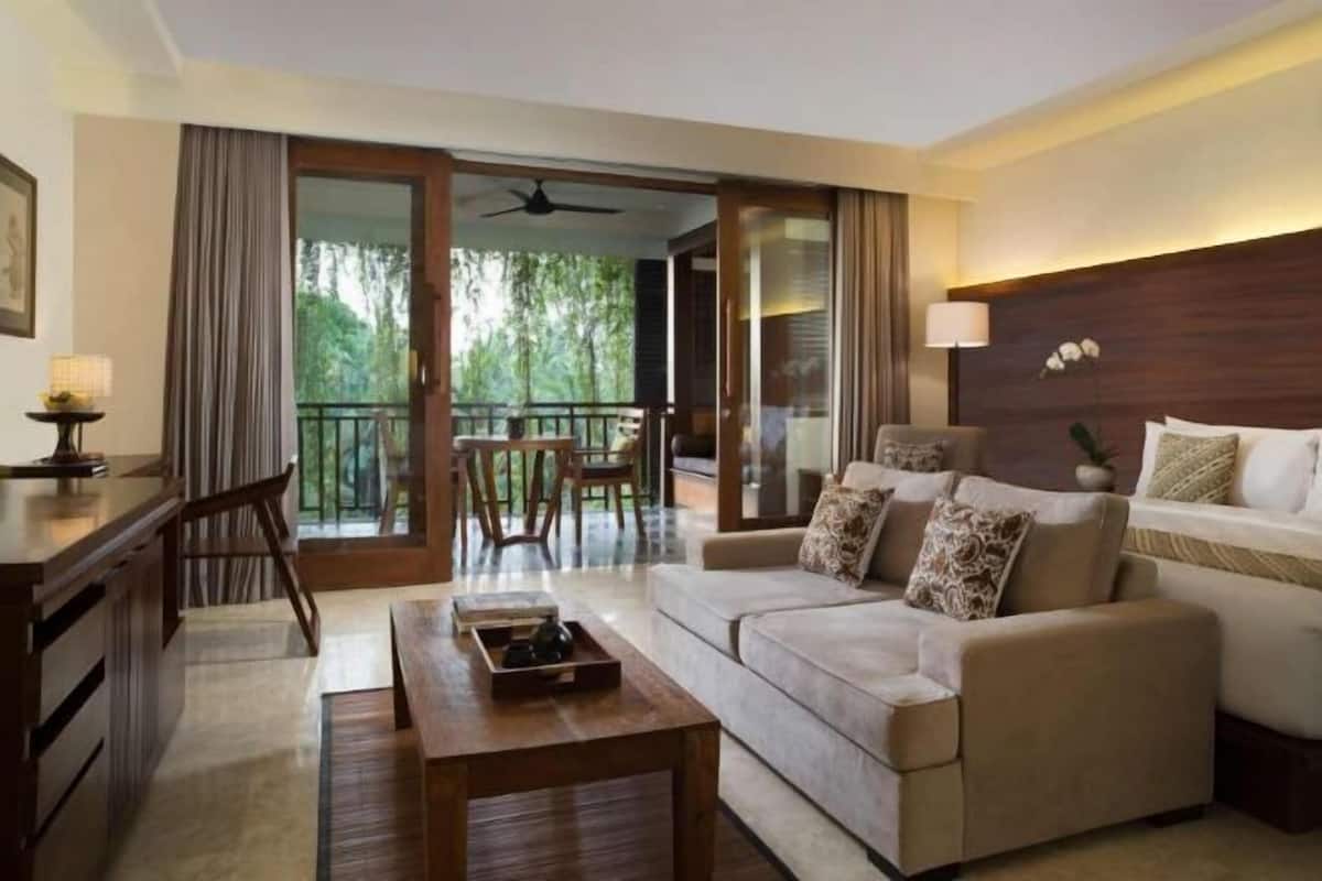 Oppholdsområde | En 32-tommers TV med kabel-kanaler