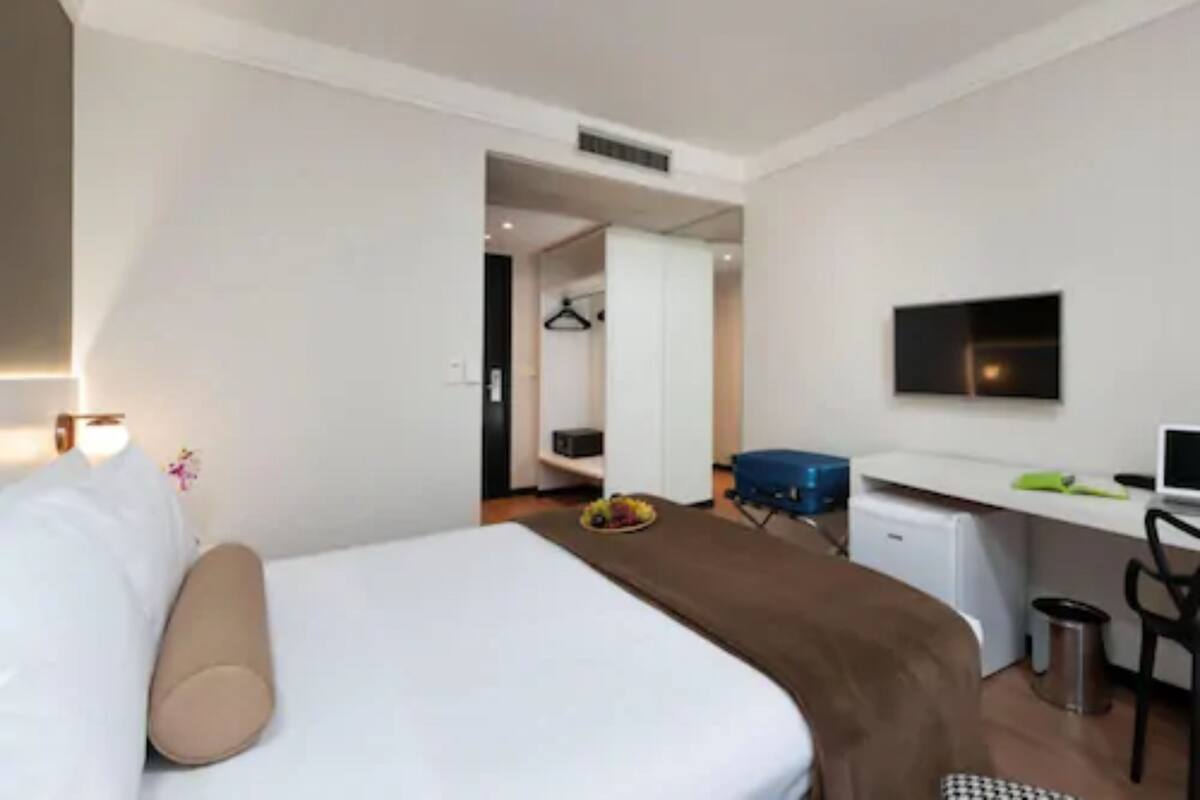 Deluxe-Doppelzimmer, 1 Doppelbett | Minibar, Zimmersafe, Schreibtisch, Verdunkelungsvorhänge