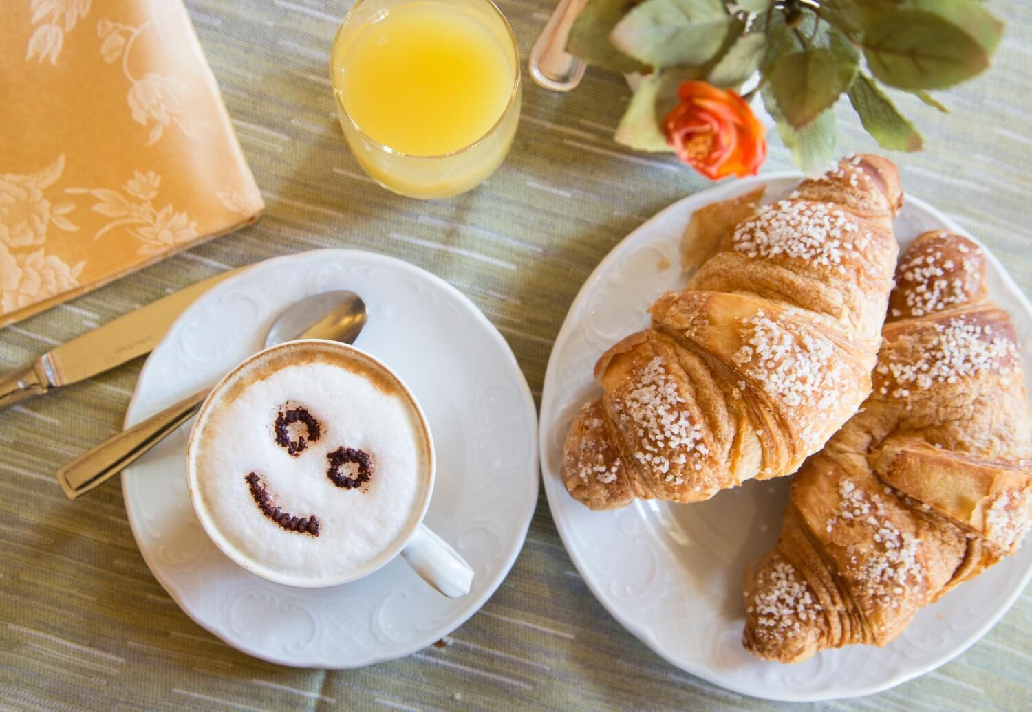 breakfast, lunch and dinner served