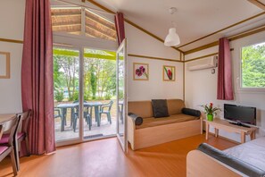 40-cm TV with cable channels, table tennis - Lagrange Vacances Port Lalande (Castelmoron-sur-Lot)