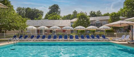 Sesongbasert utendørsbasseng