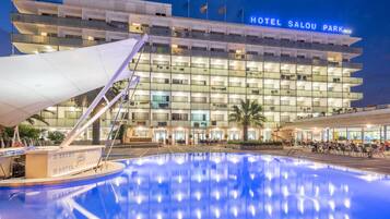 Façade de lâhĂ©bergement - soirĂ©e/nuit