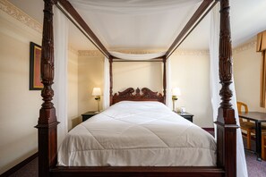 Romantic Room | Desk, iron/ironing board, bed sheets - Three Rivers Inn (Sedro-Woolley)