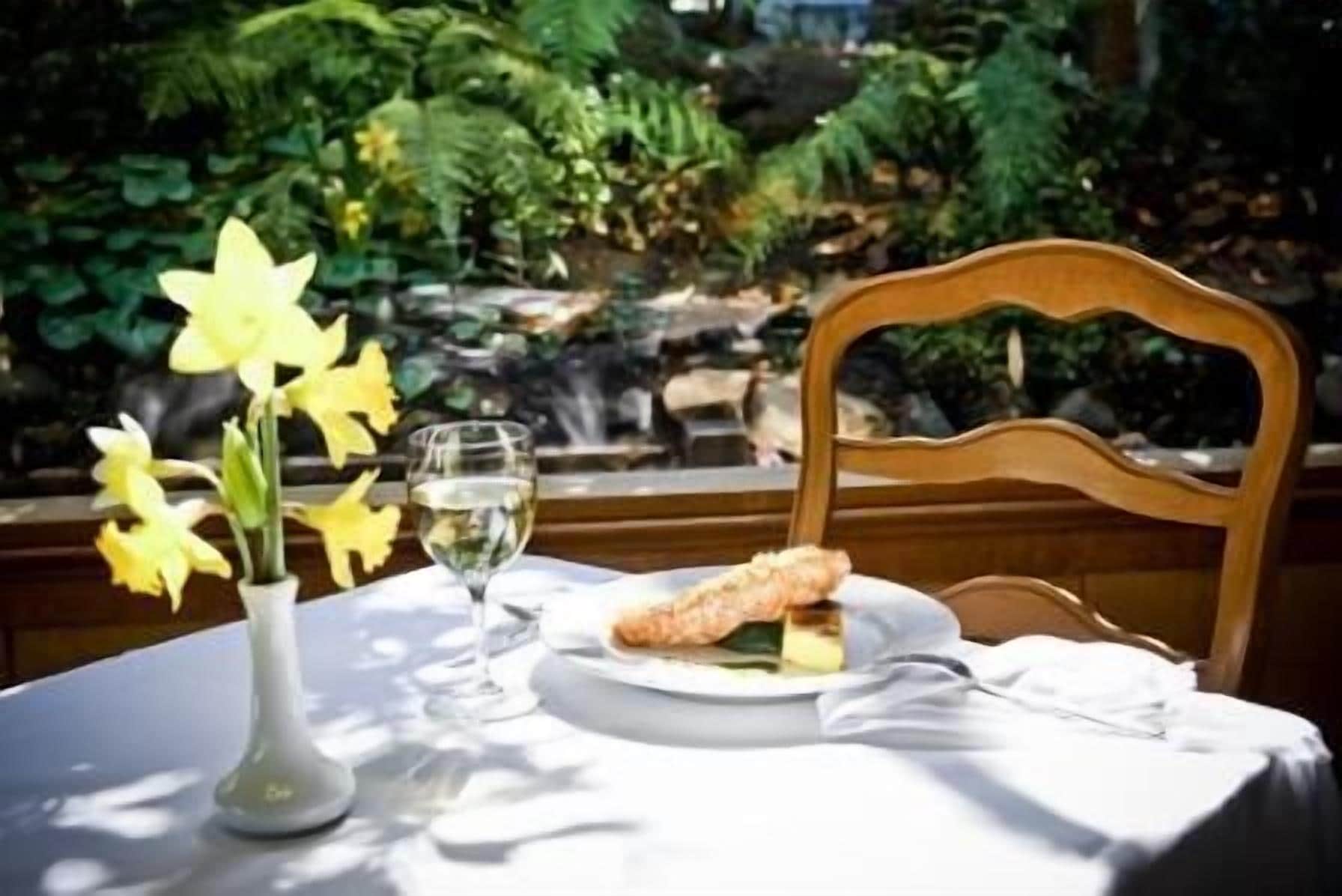 Cocina local, con vista al mar 