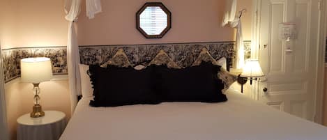 Deluxe King Room | Frette Italian sheets, premium bedding, individually decorated