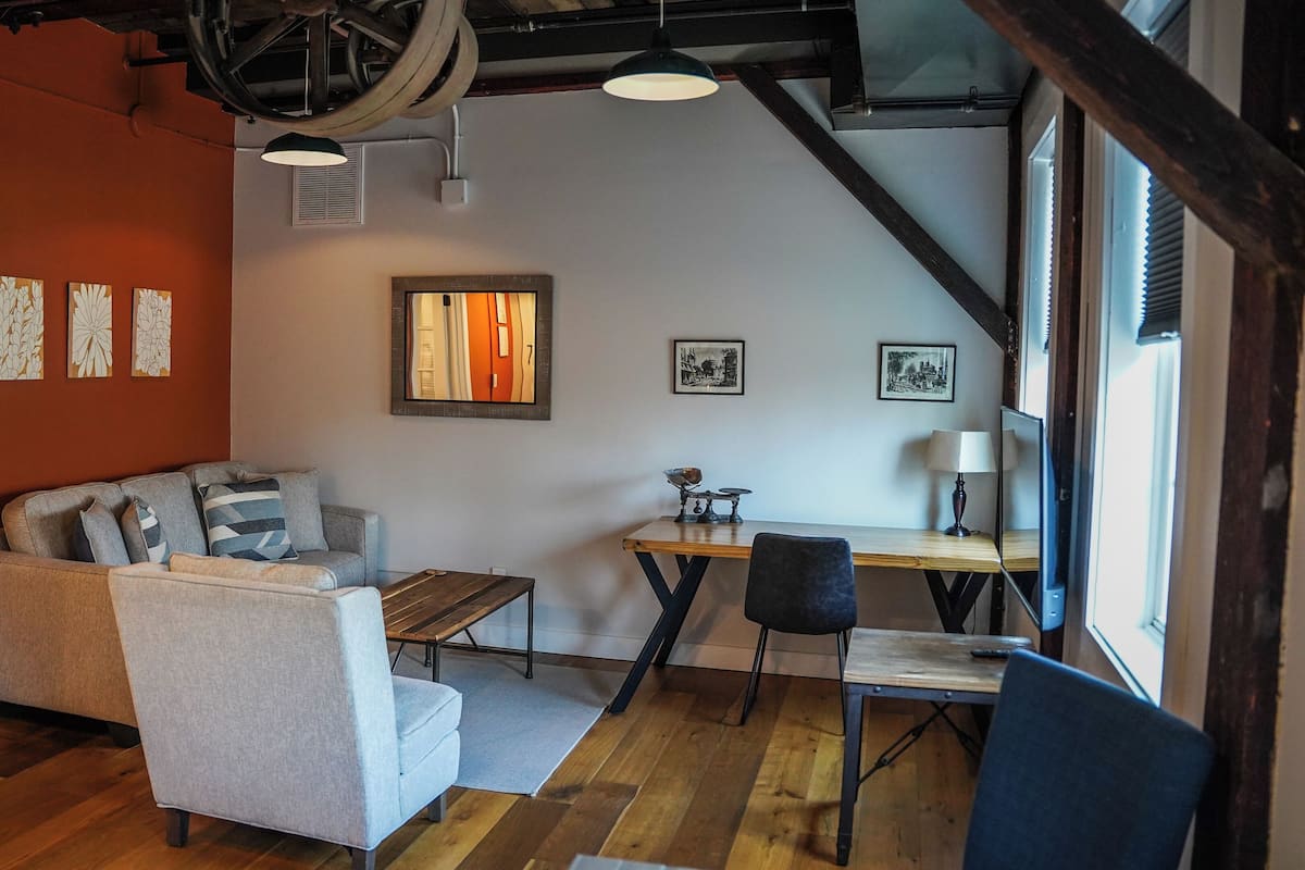 Room, River View (Hatfield Suite) | Living area