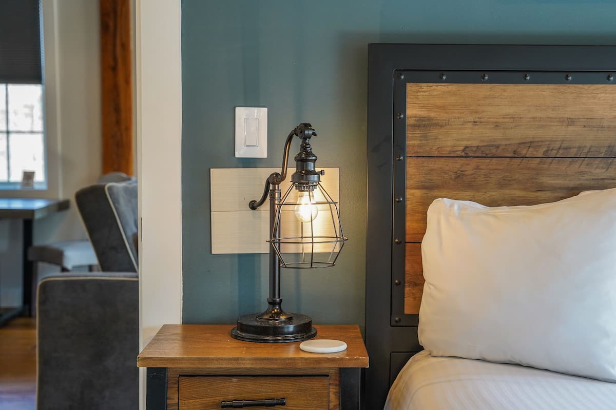 Room, River View (The Williamsburg Suite)
