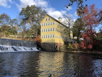 Old Mill Inn