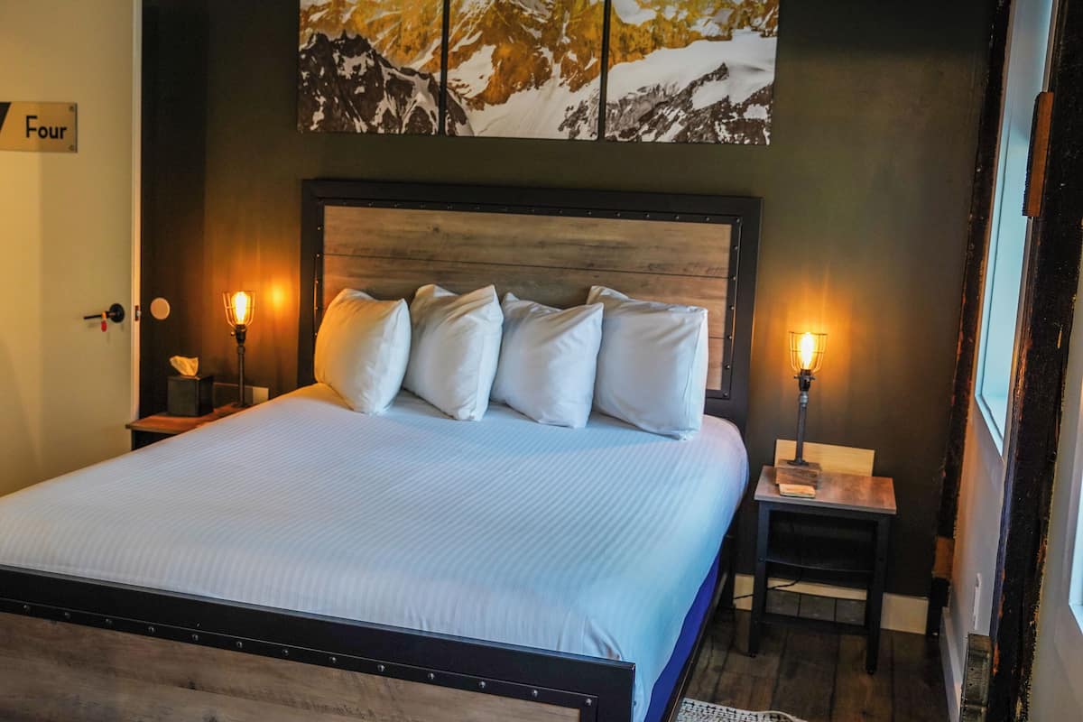 Room (The Berkshire Room)