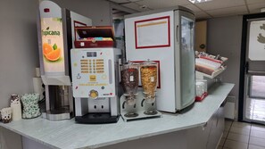 Café da manhã com buffet todos os dias mediante uma taxa