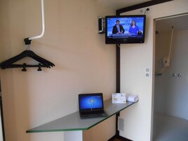 Standard Room, 1 Twin Bed | Desk, blackout drapes, soundproofing, iron/ironing board