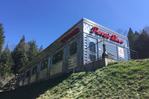 朝食、ランチ、ディナーに営業 (アメリカ料理)