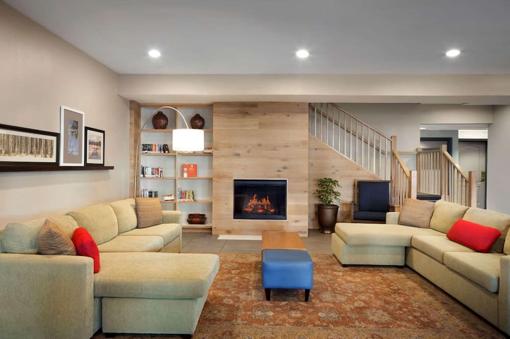 Country Inn & Suites by Radisson, Camp Springs (Andrews Air Force Base), MD