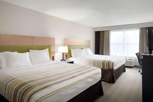 Premium bedding, in-room safe, desk, laptop workspace