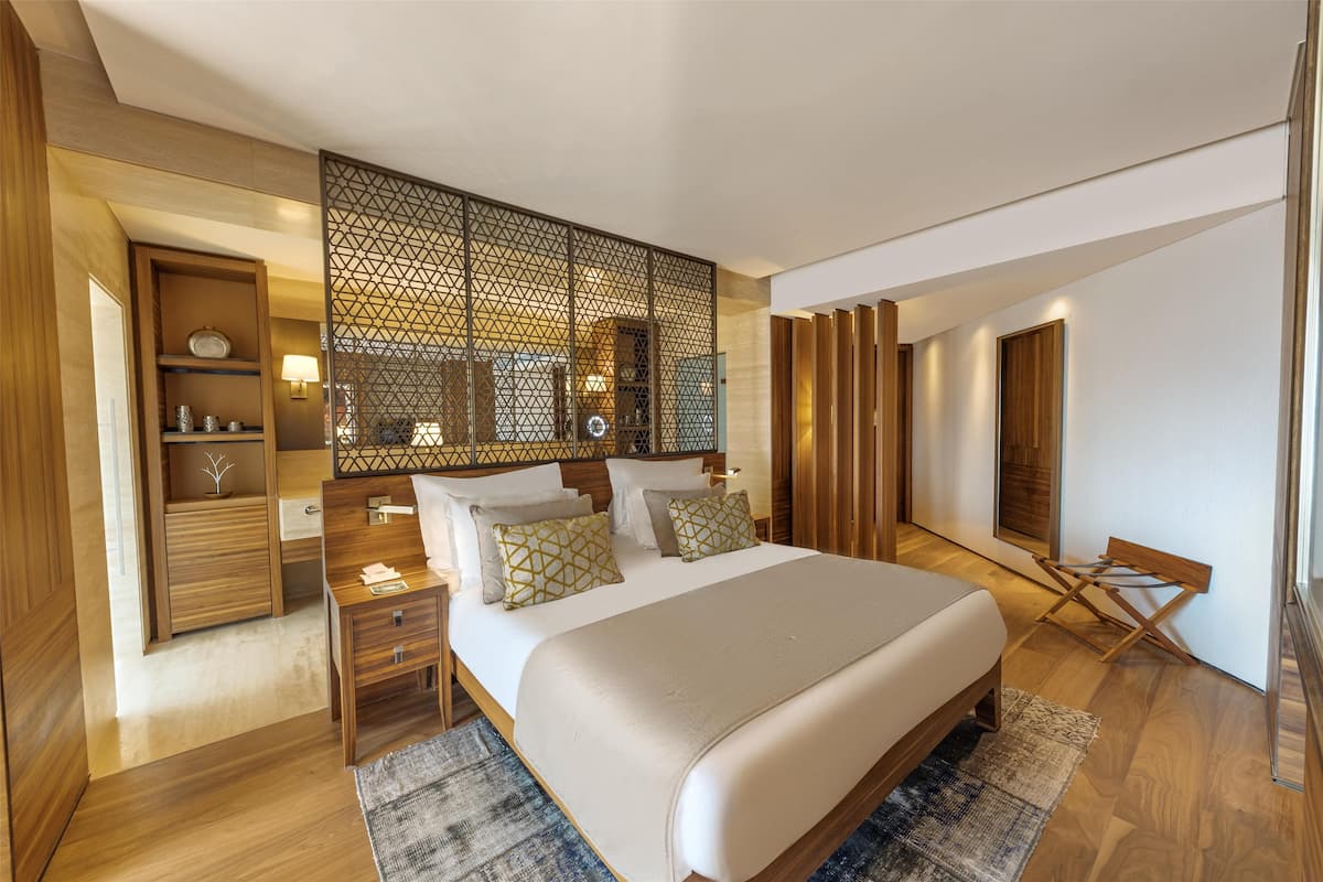 Superior Suite Partial Sea View