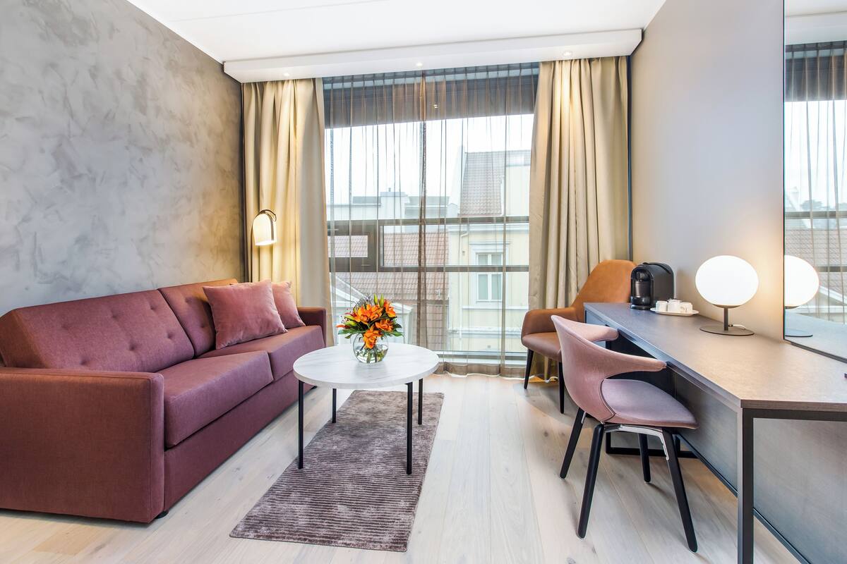 deluxe double room, 1 double bed with sofa bed, non smoking | premium bedding, pillow-top beds, desk, laptop workspace