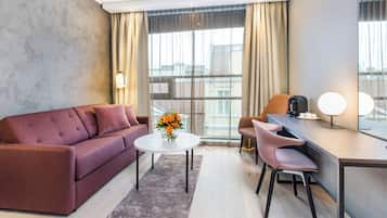 Deluxe Double Room, 1 Double Bed with Sofa bed, Non Smoking | Premium bedding, pillow-top beds, desk, laptop workspace
