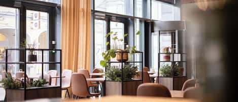 Petit déjeuner buffet compris tous les jours