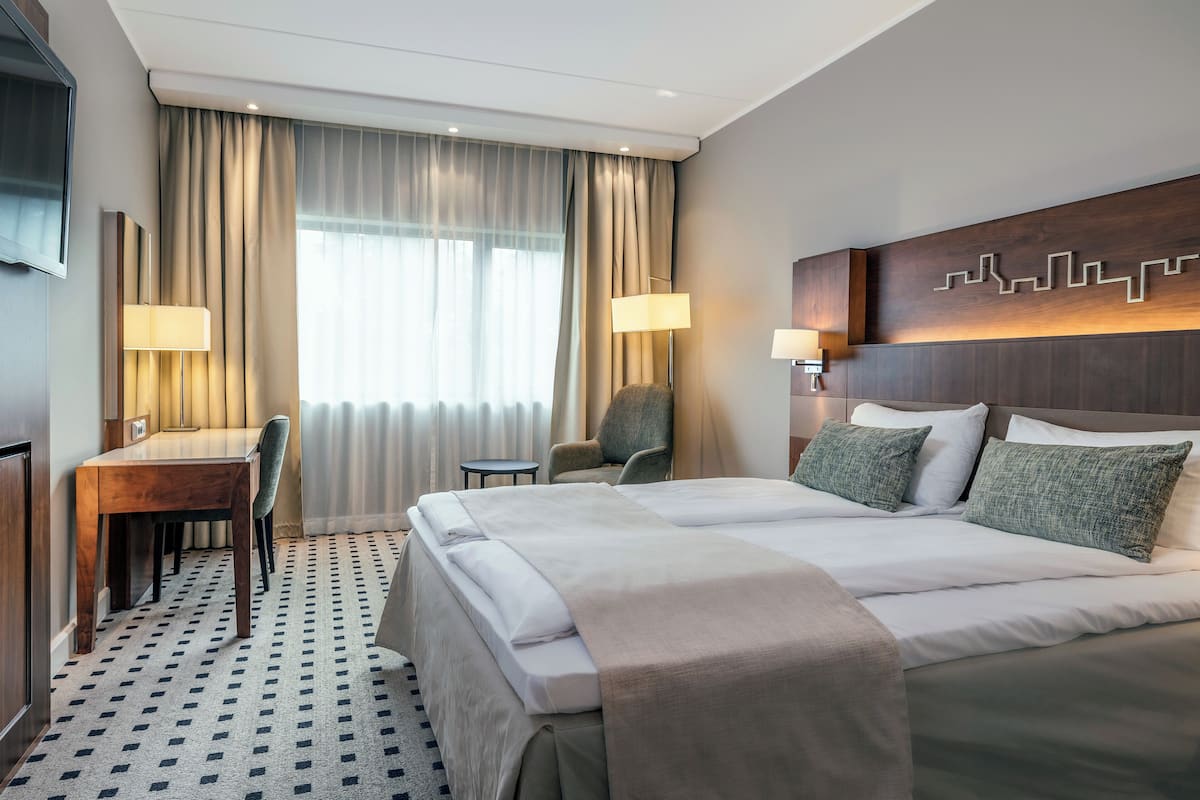 standard room, 1 double bed, non smoking | premium bedding, pillow-top beds, desk, laptop workspace