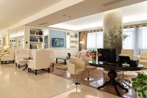 Lobby - Hotel Roxy Plaza (Soave)