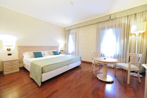 Premium bedding, minibar, in-room safe, desk - Hotel Roxy Plaza (Soave)