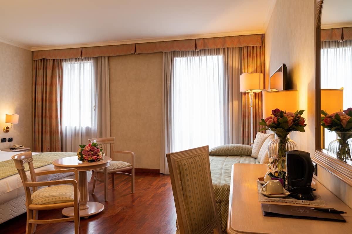 1 bedroom, premium bedding, minibar, in-room safe