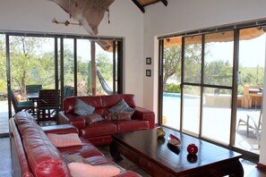 Bar (on property) - Silonque Bush Estate & Spa (Phalaborwa)