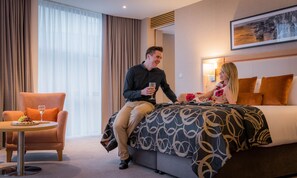 Premium bedding, in-room safe, desk, iron/ironing board