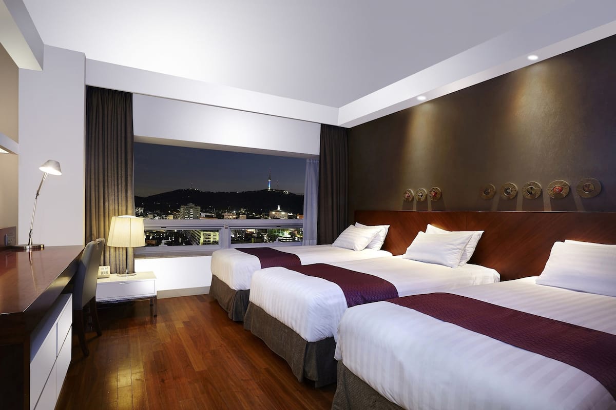 1 Schlafzimmer, hochwertige Bettwaren, Zimmersafe, Bügeleisen/Bügelbrett