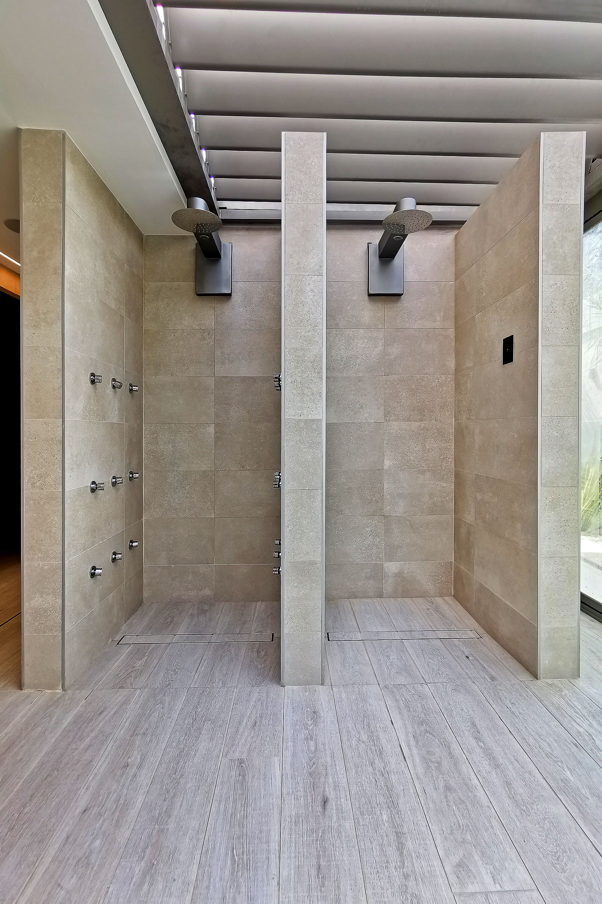 body treatments, facials, 1 treatment room, massages