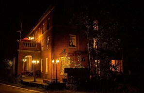 Exterior - Elkhorn Inn & Theatre (Northfork)