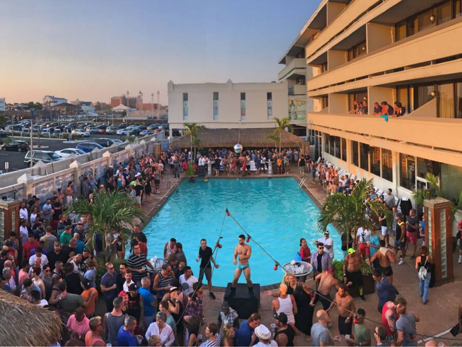 Seasonal outdoor pool, open 10:00 AM to 8:00 PM, pool loungers