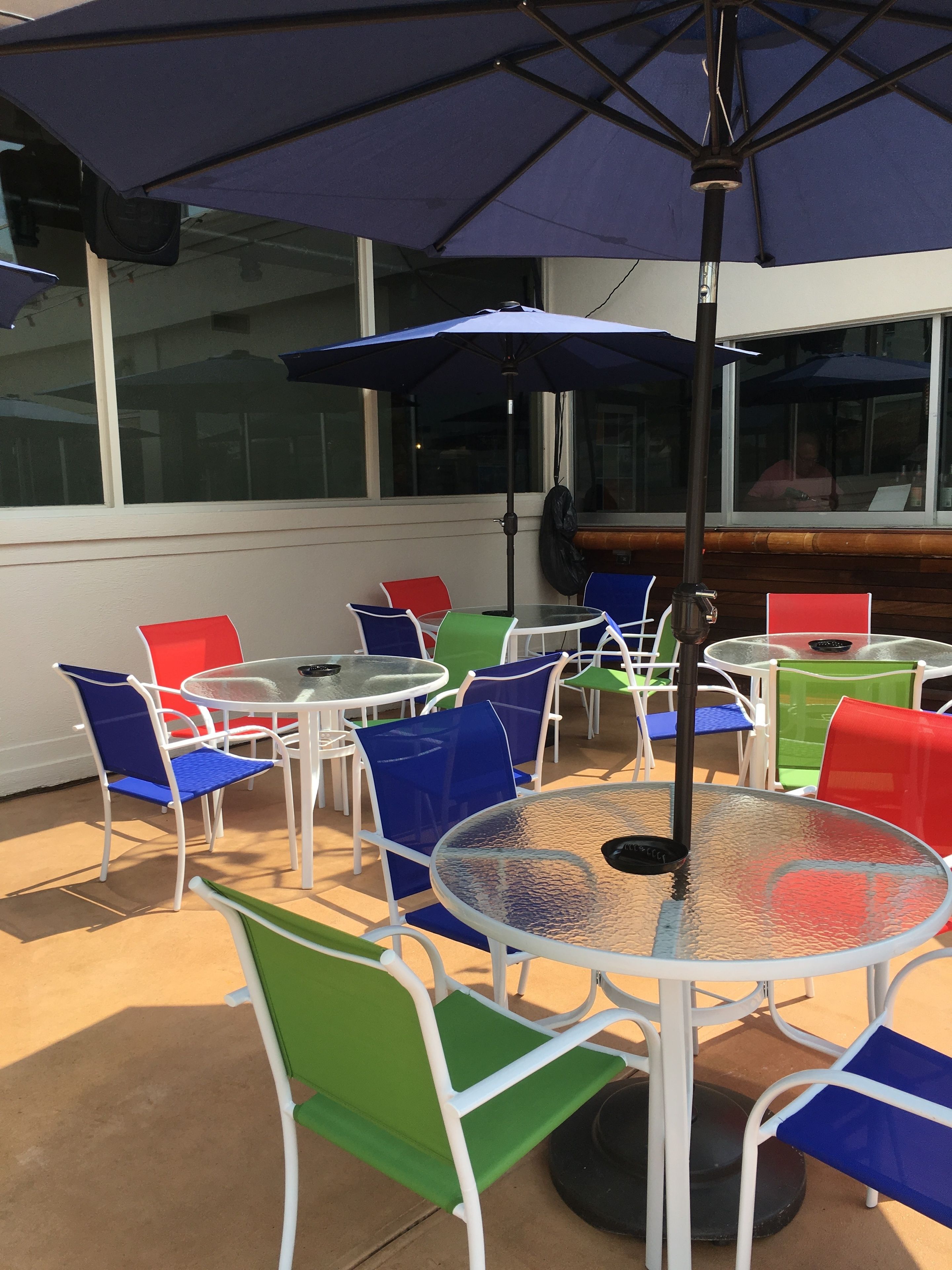 Una piscina al aire libre de temporada (de 10:00 a 20:00), tumbonas