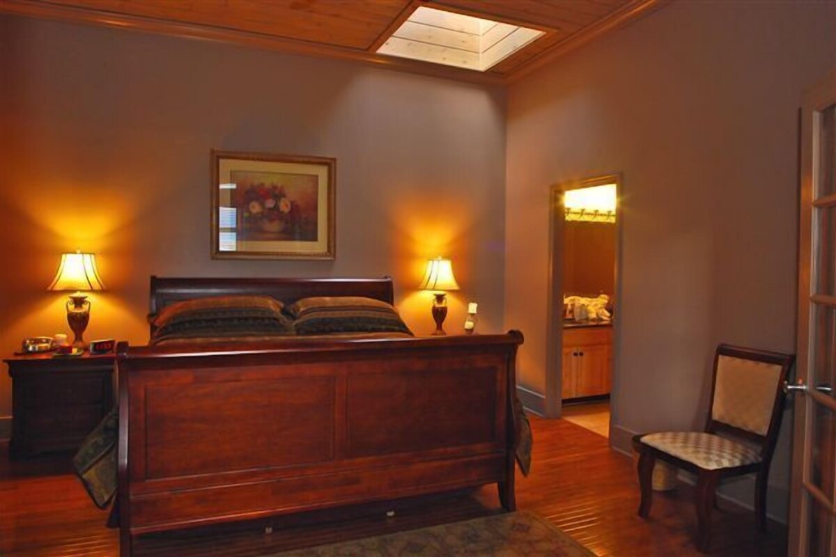 Condo, 2 Bedrooms